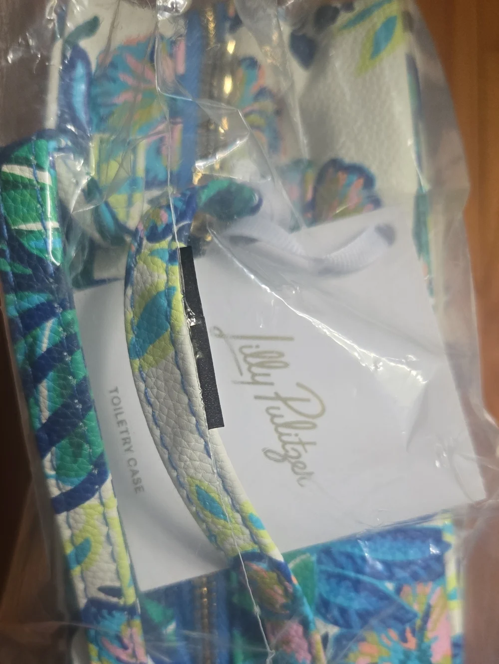 Lilly Pulitzer Toiletry Case, The Hottest Spot